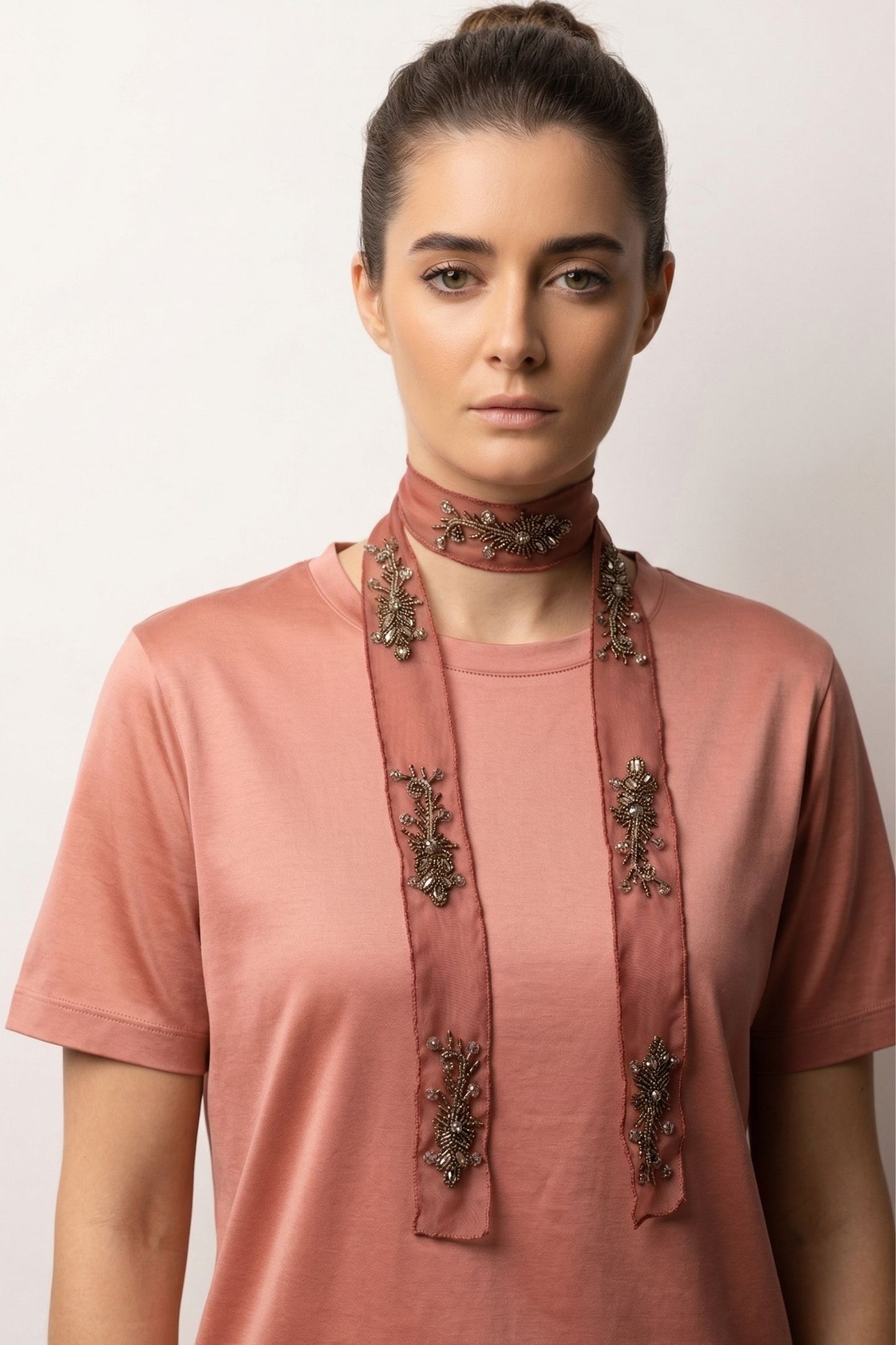 Colllar Organza bordado Rosa