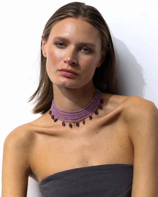COLLAR PIEDRAS MORADO LAGRIMAS Bybel