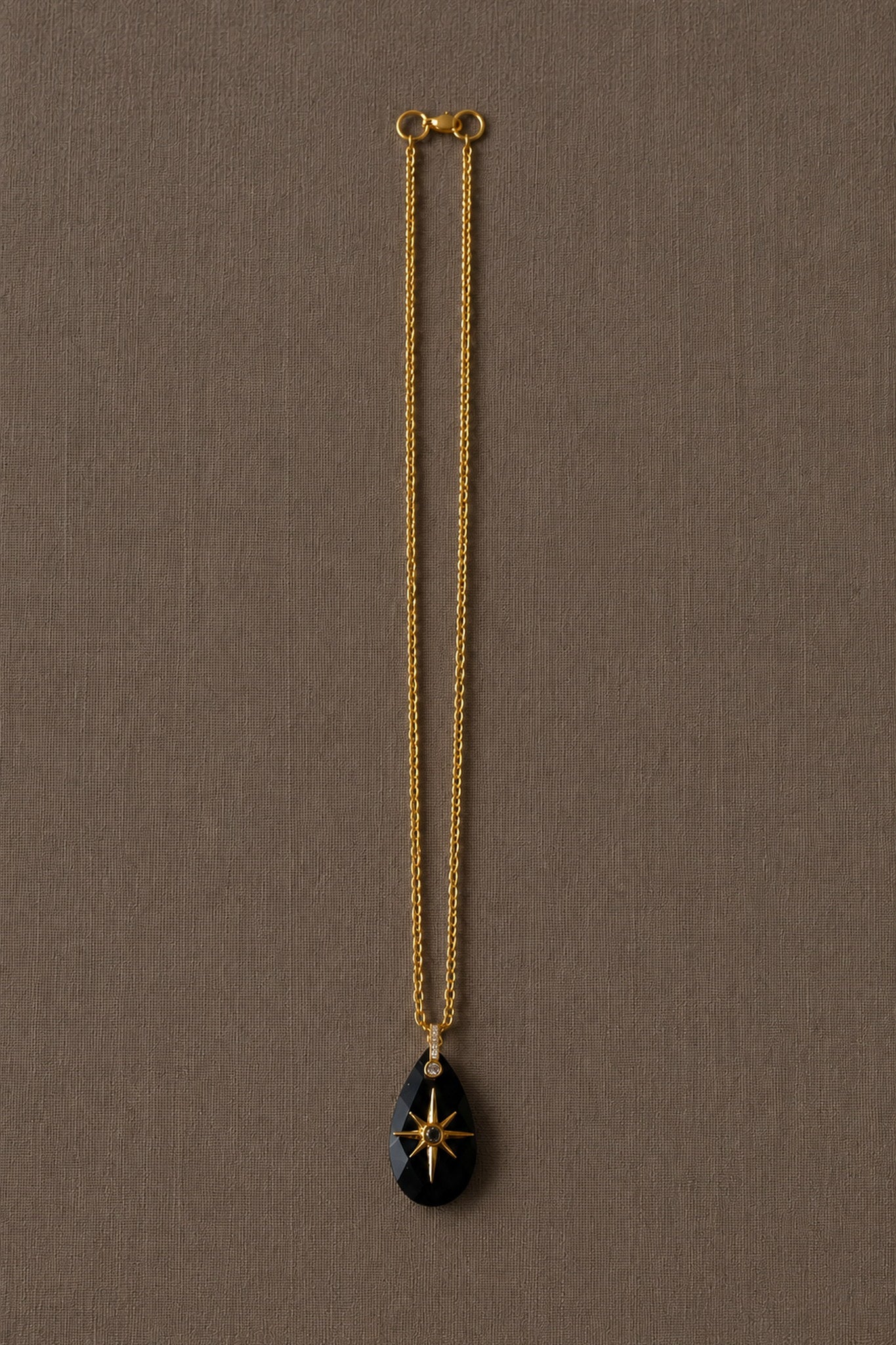 Collar Corto Estrella Negro