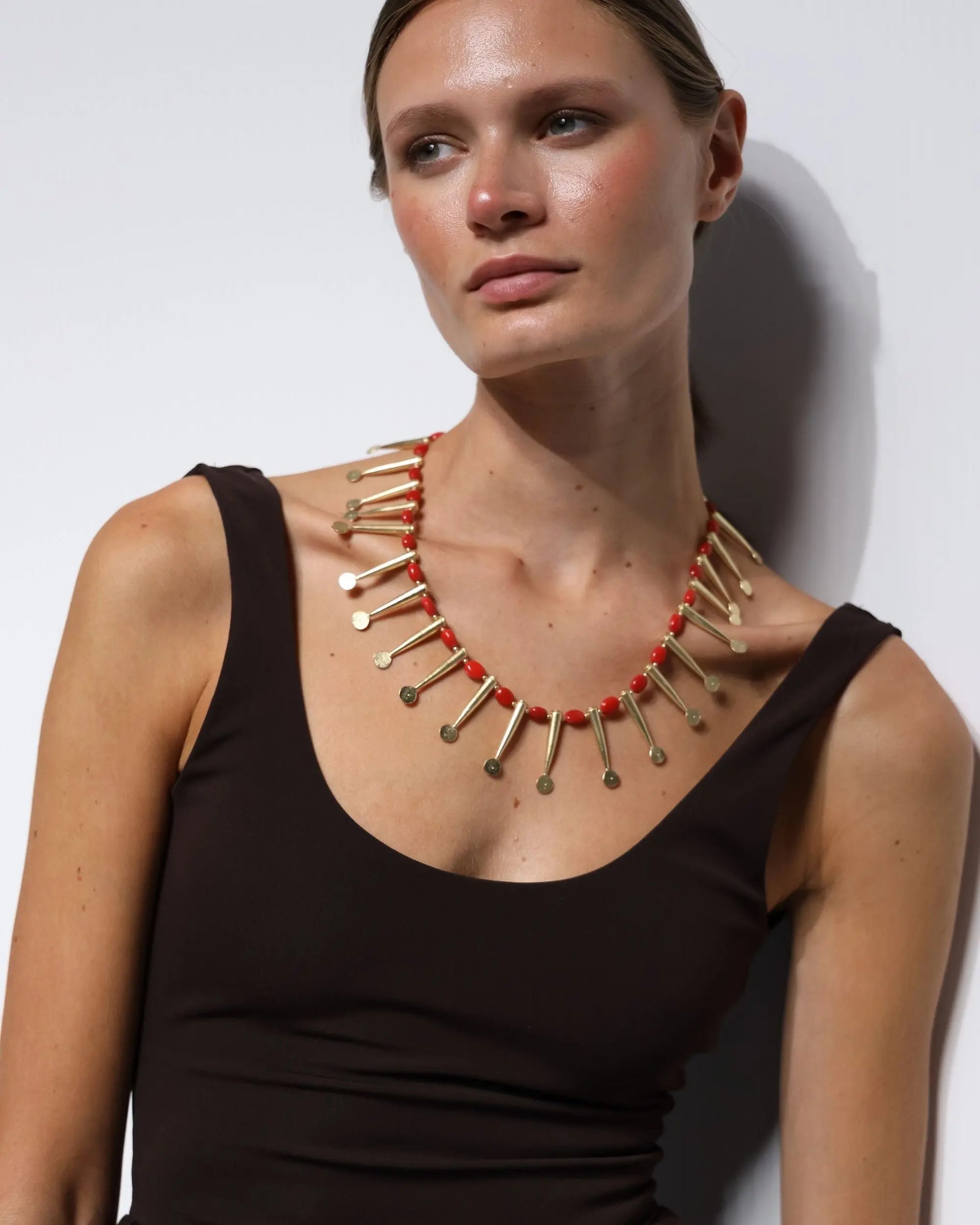 COLLAR CONOS ROJO Bybel