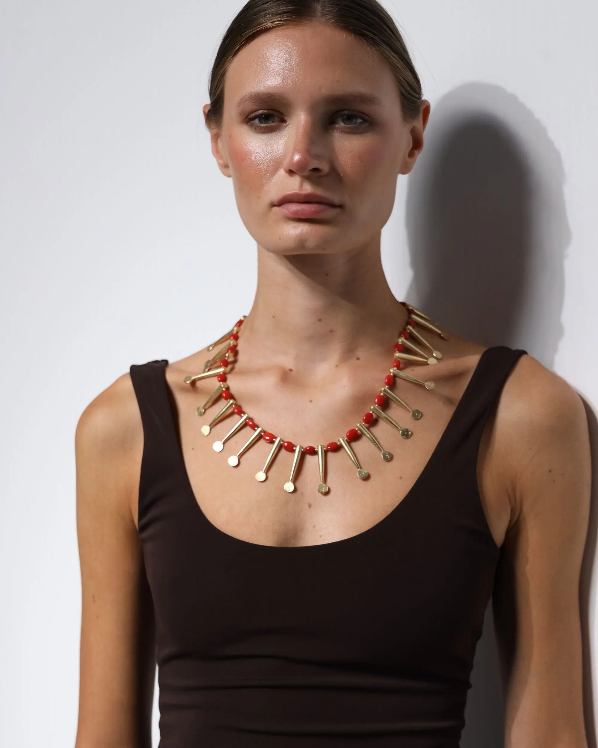 COLLAR CONOS ROJO Bybel