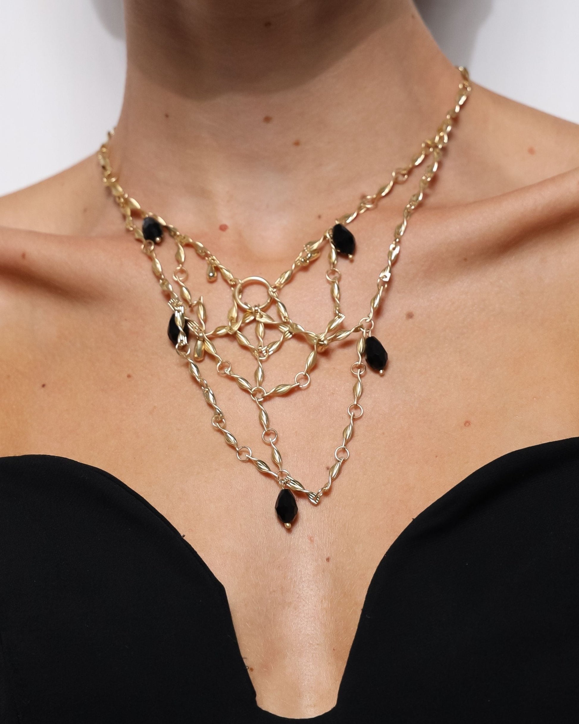 COLLAR ENLAZADO NEGRO Bybel