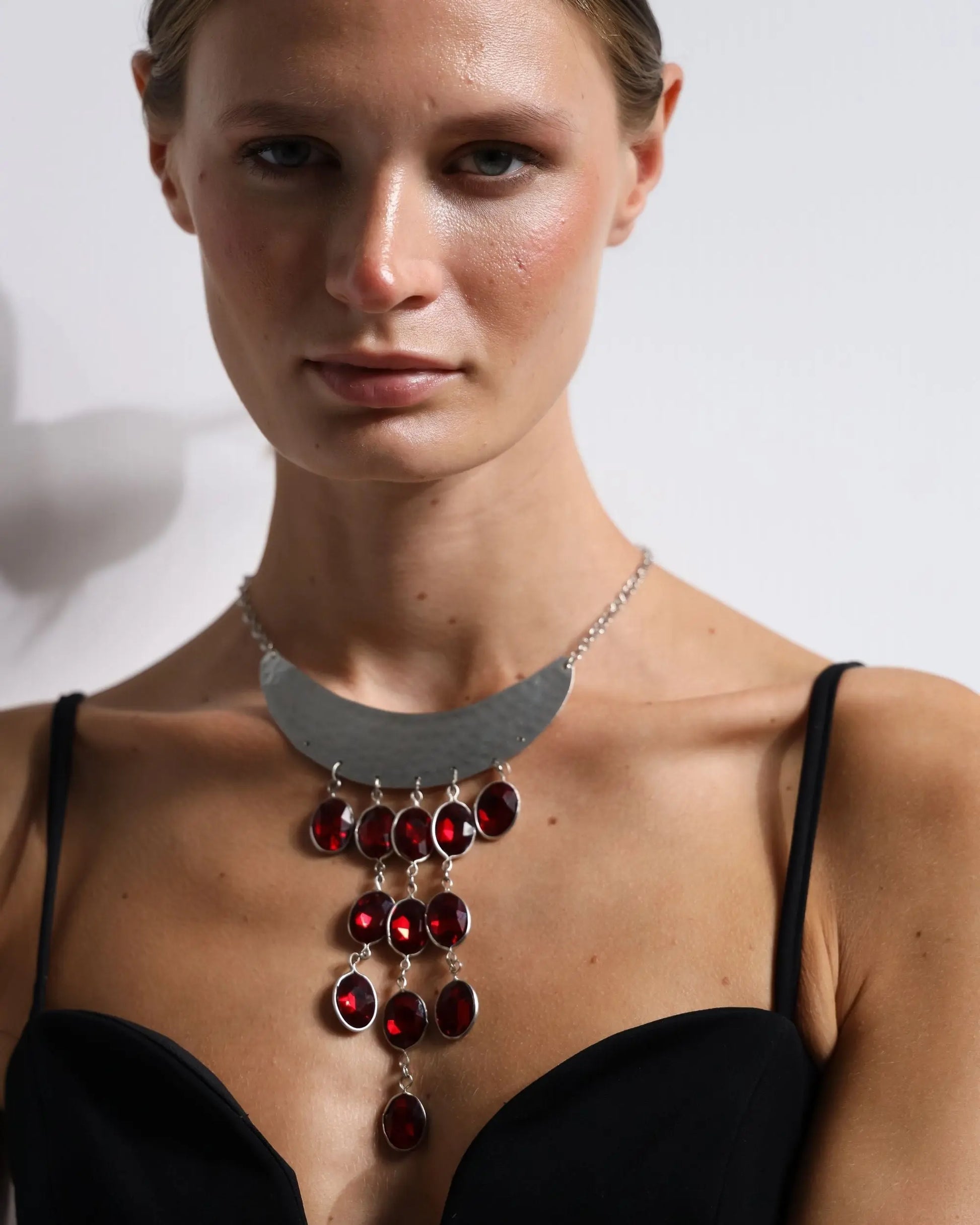 COLLAR MEDIA LUNA ABALORIOS Bybel
