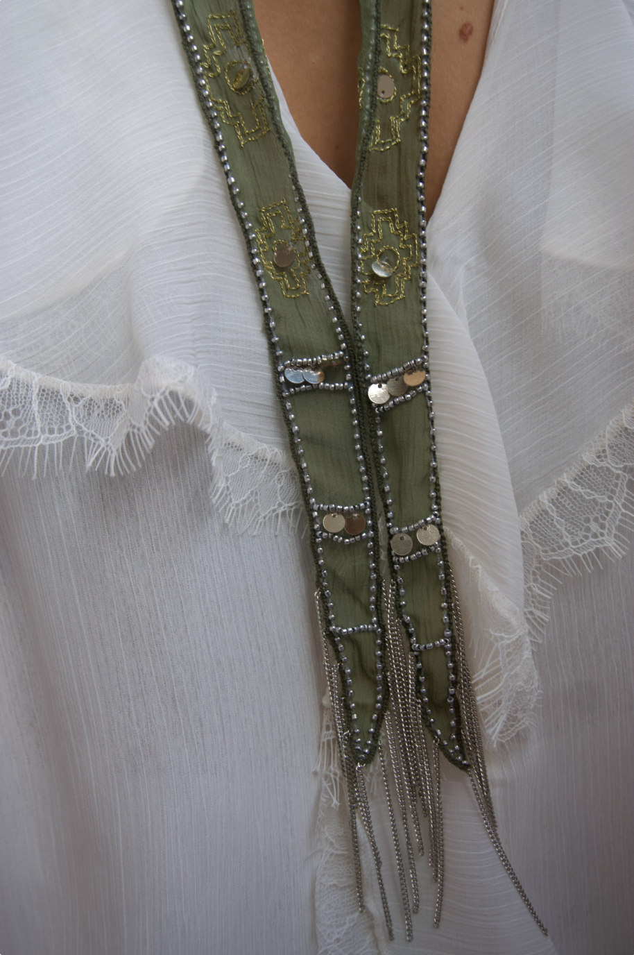 COLLAR ORGANZA VERDE Bybel-brand