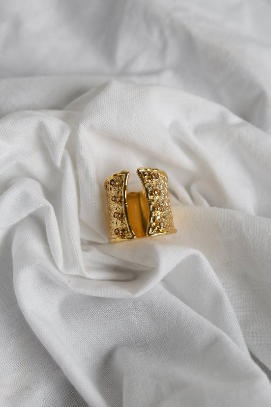 ANILLO ABIERTO MOTAS BEIGE - Bybel - brand