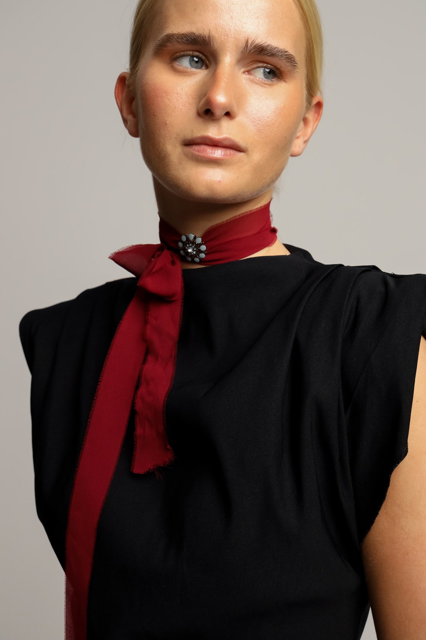 Collar Organza Botón Celeste