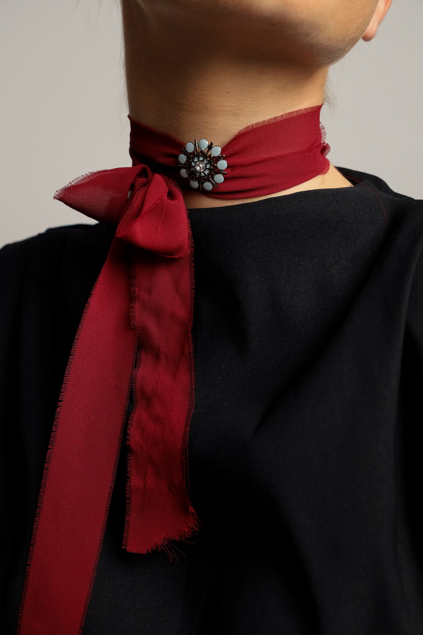 Collar Organza Botón Celeste