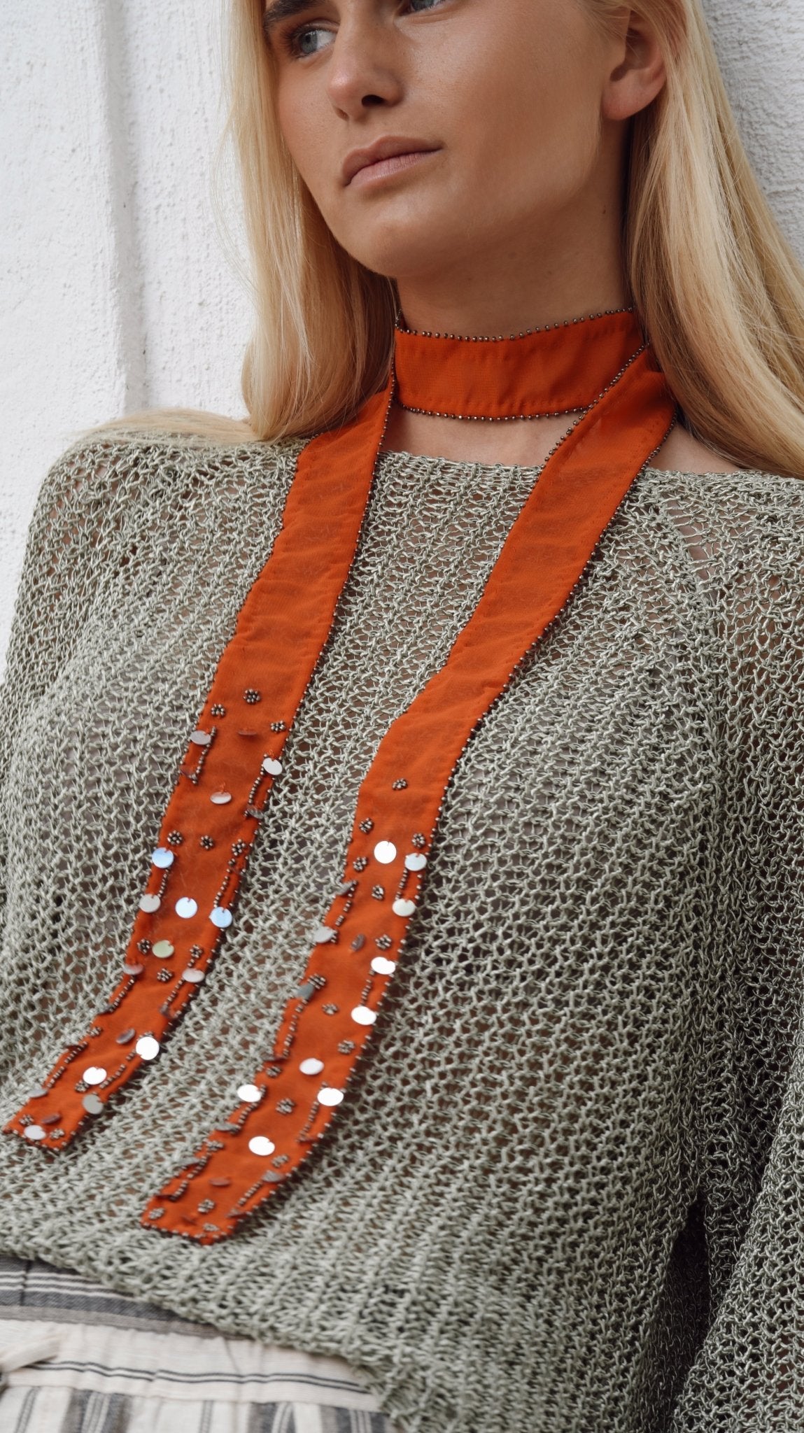 Collar Organza Espejos Naranja - Bybel - brand