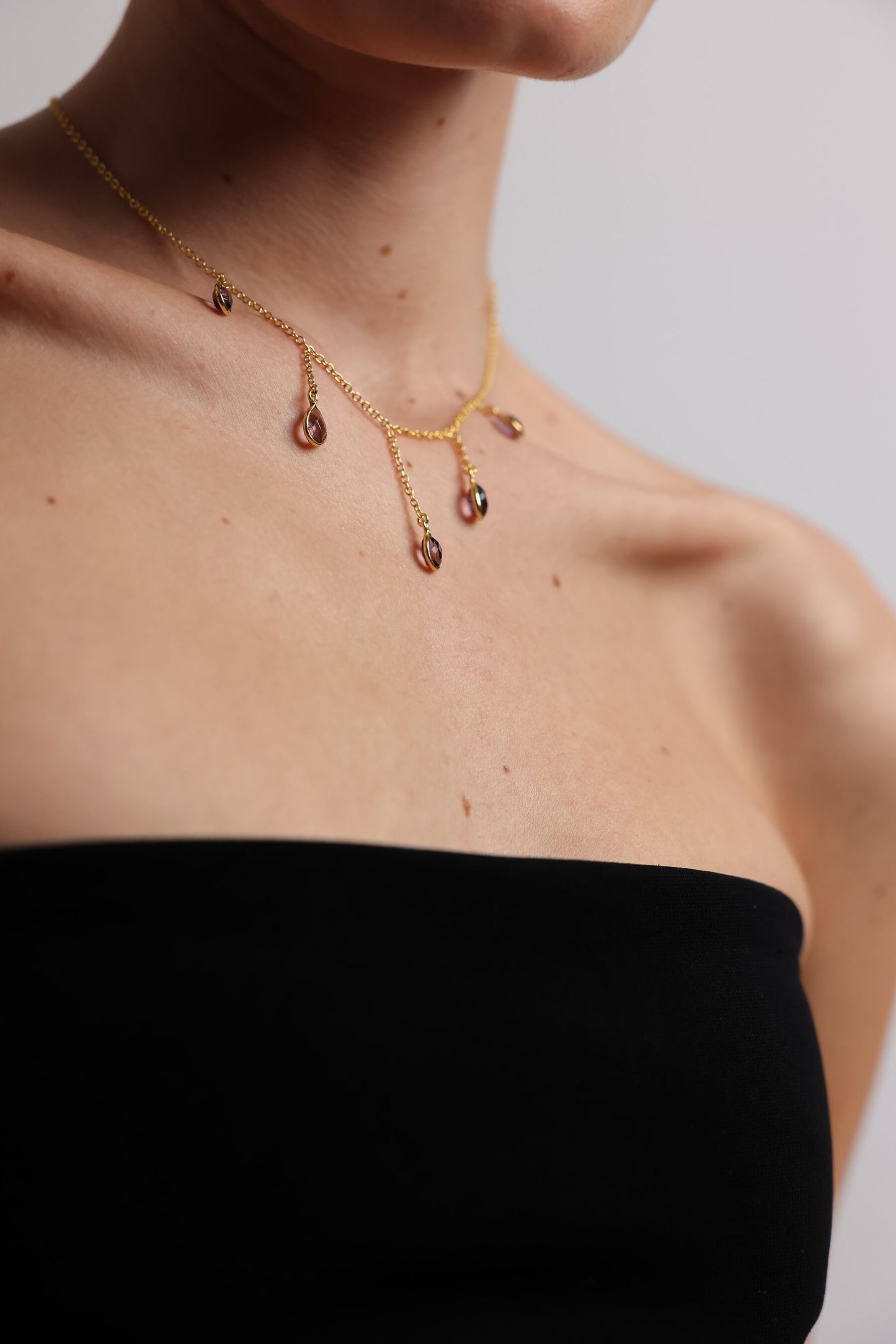 COLLAR LÁGRIMAS MORADO I The New Gallery