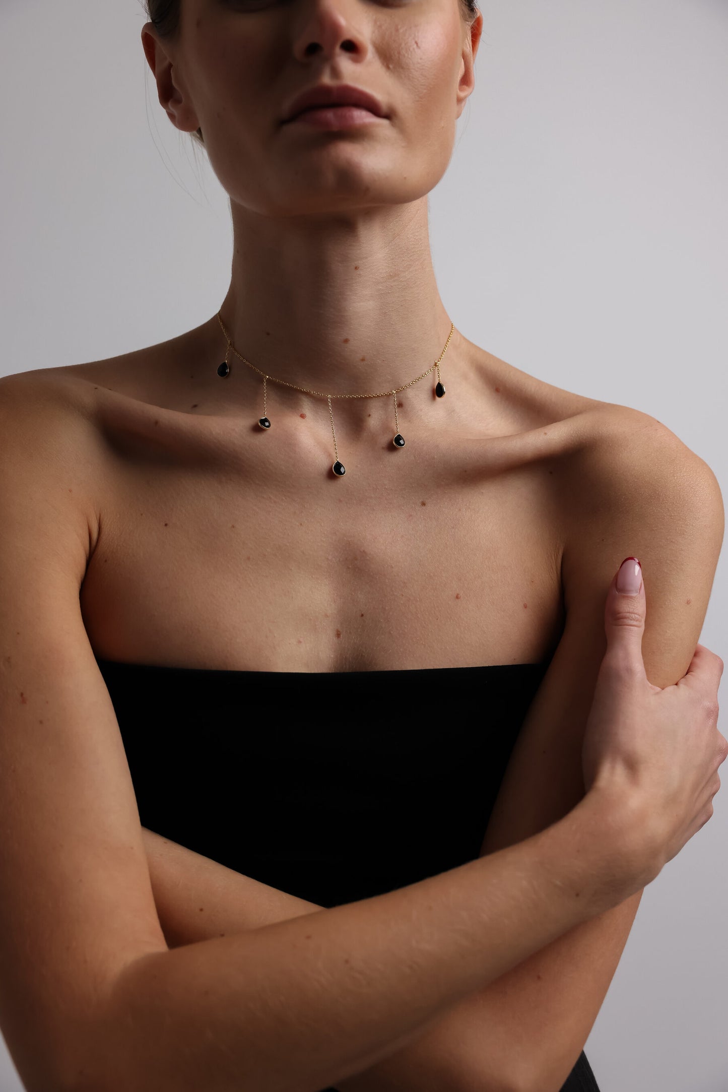 COLLAR LÁGRIMAS NEGRO I The New Gallery