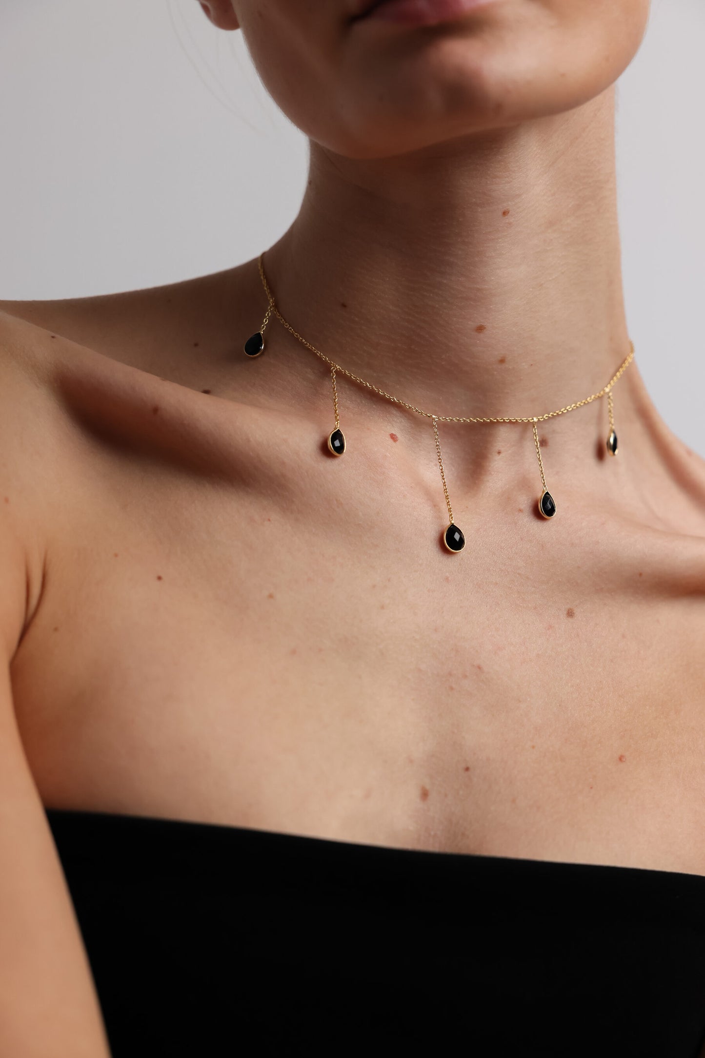 COLLAR LÁGRIMAS NEGRO I The New Gallery