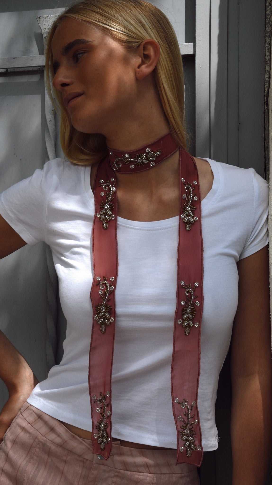 Colllar Organza bordado Rosa - Bybel - brand
