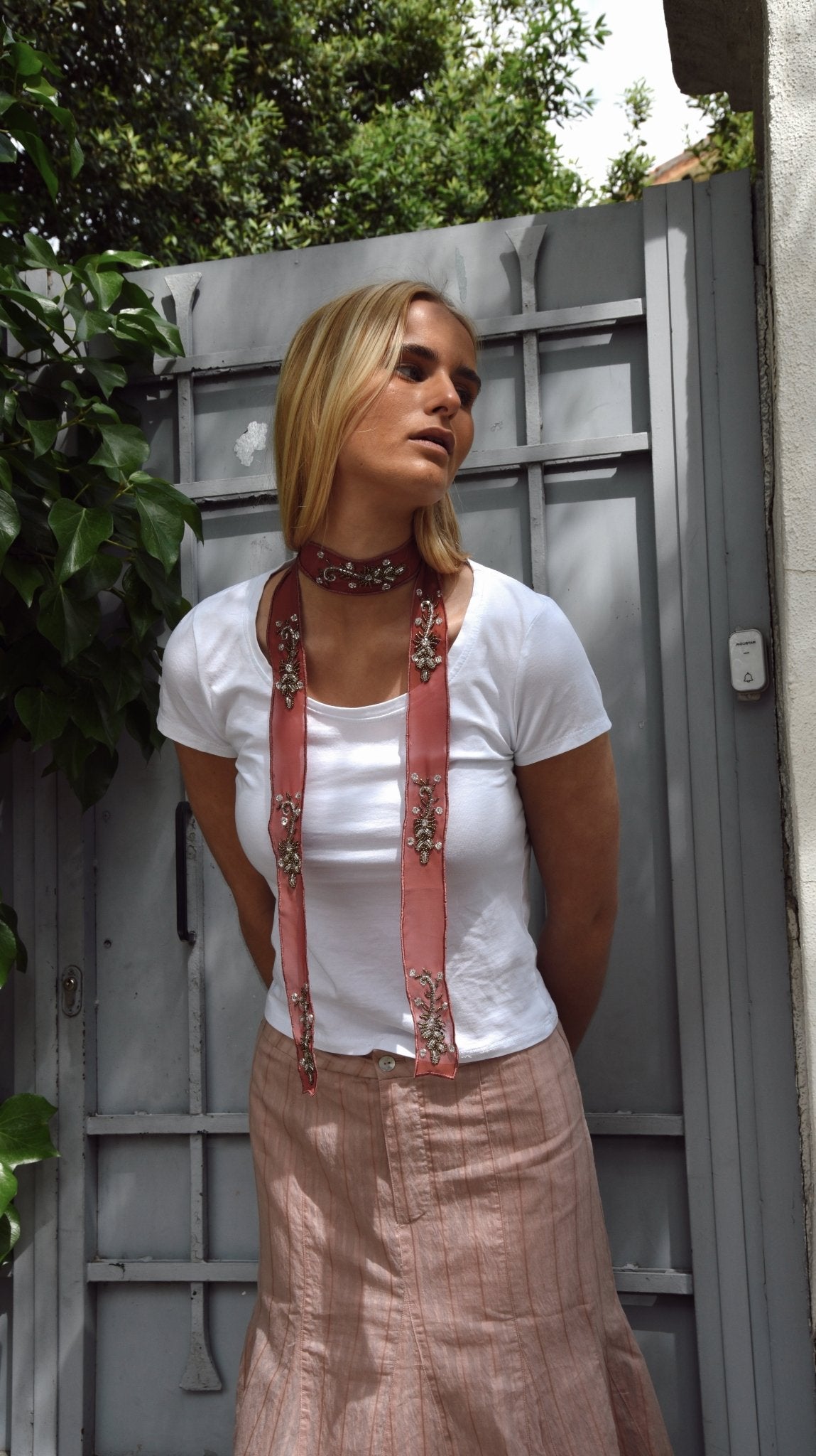 Colllar Organza bordado Rosa - Bybel - brand