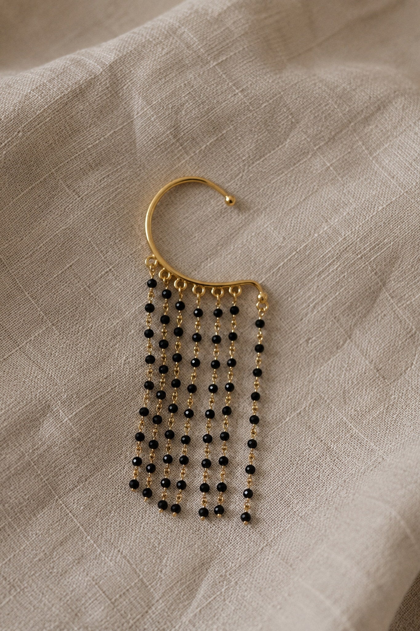 Ear Cuff Bolitas Negro