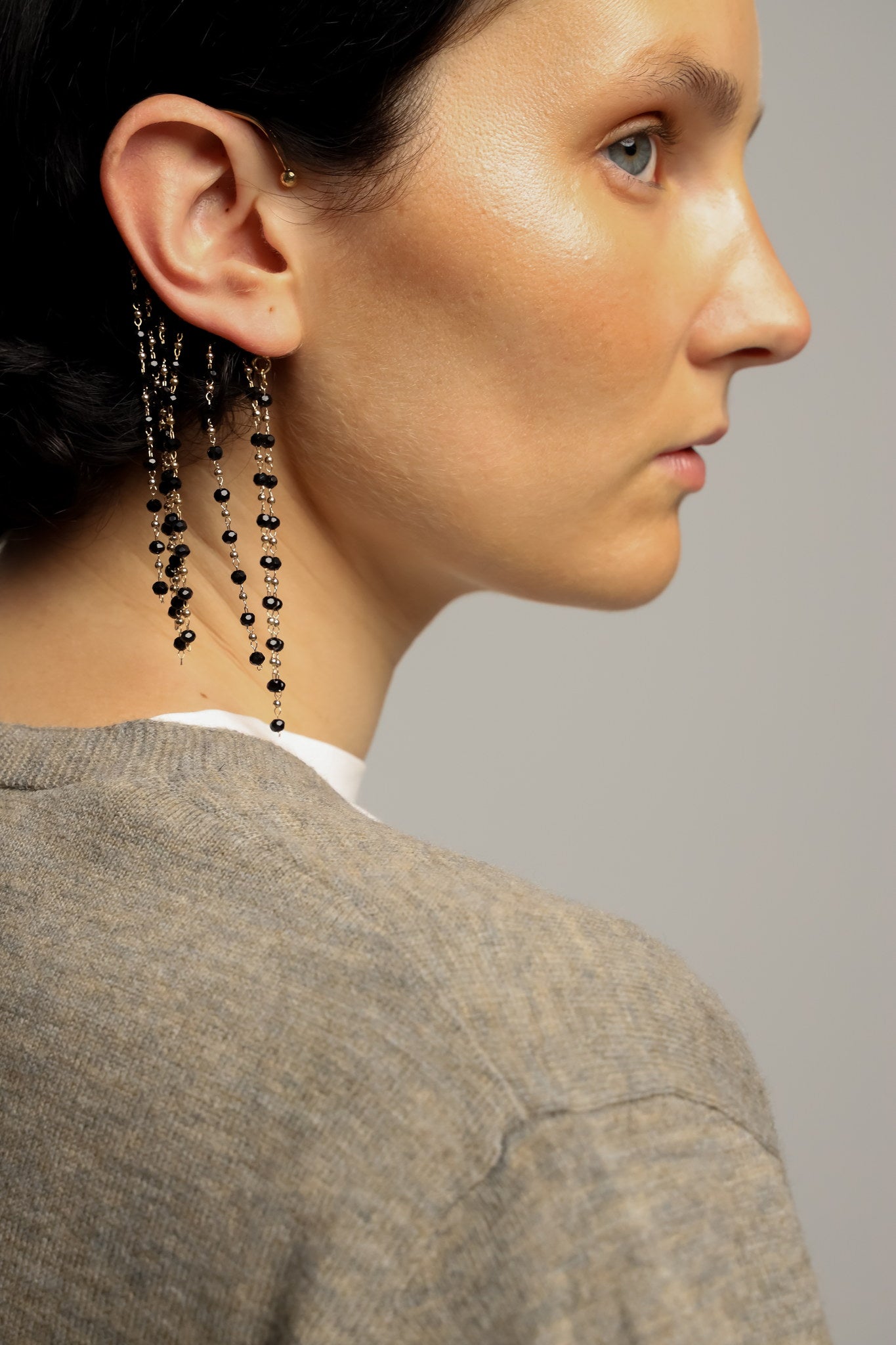 Ear Cuff Bolitas Negro