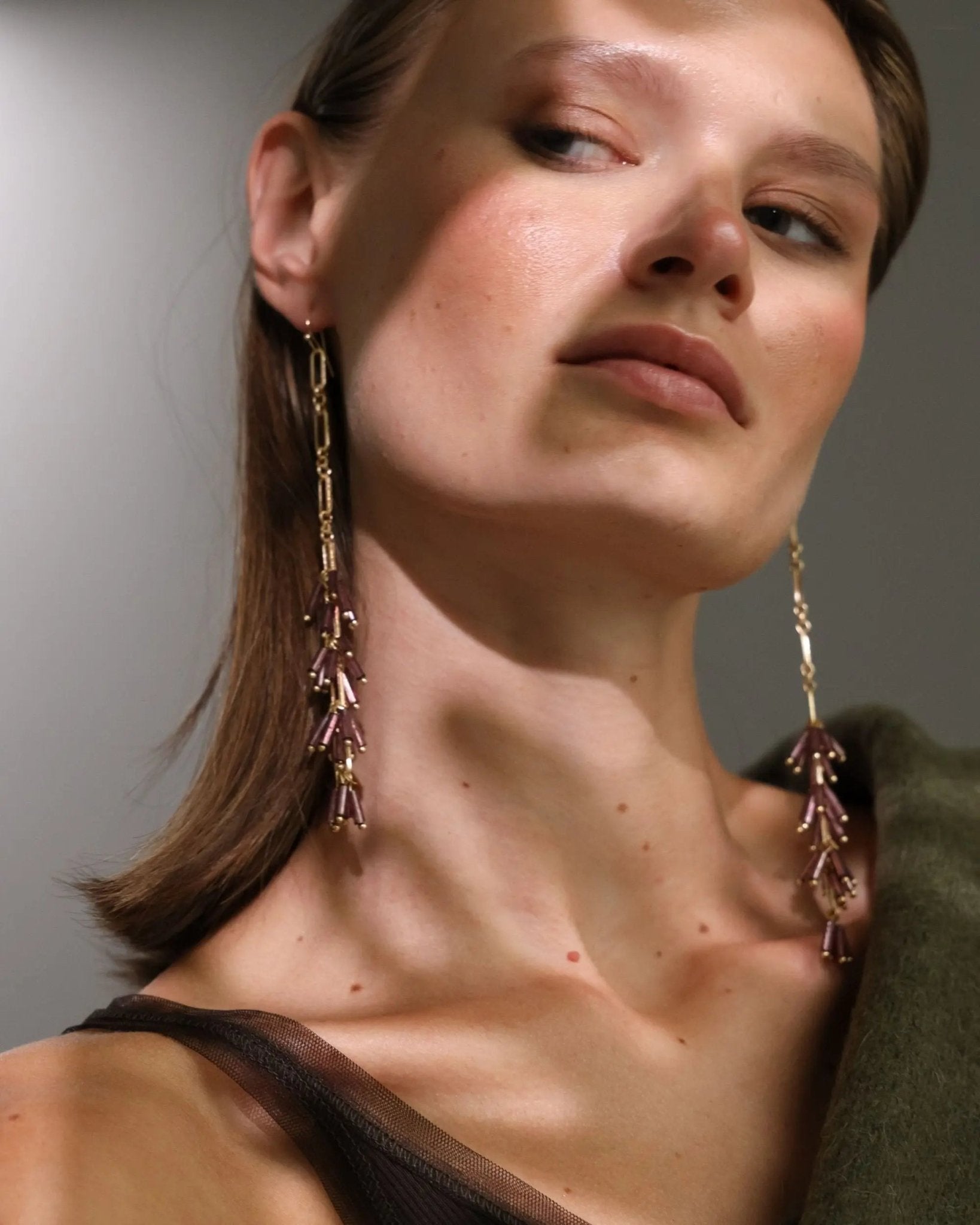 PENDIENTES TIRAS MORADO - Bybel - brand