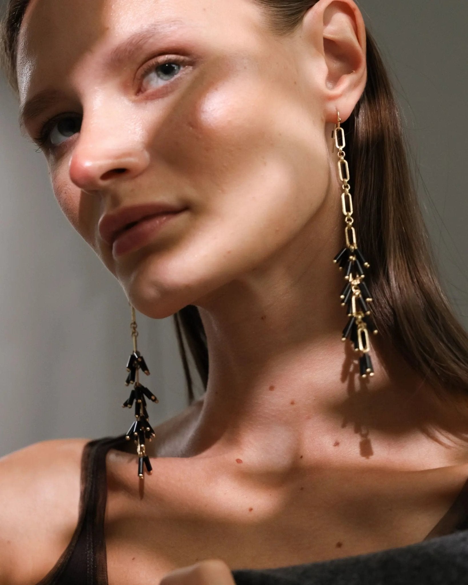 PENDIENTES TIRAS NEGRO - Bybel - brand